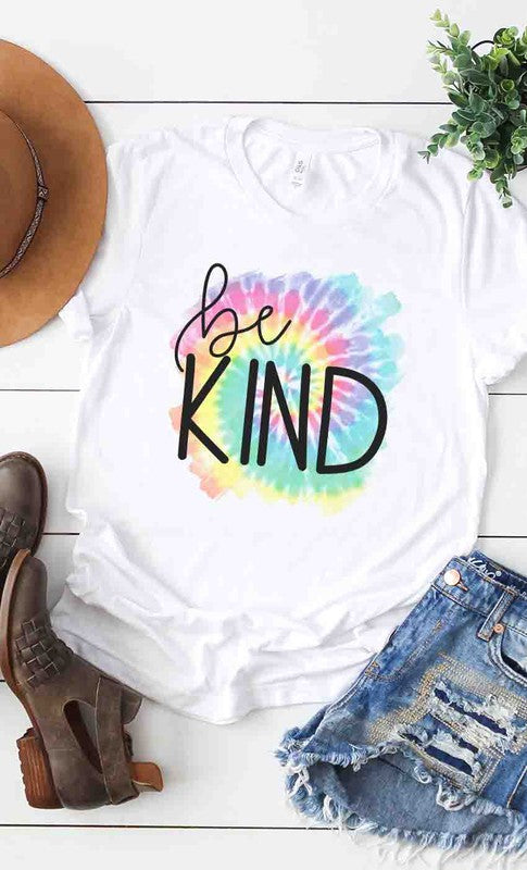 Tie-Dye behind Be Kind graphic tee PLUS - Classique Collection