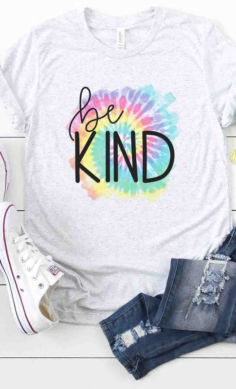 Tie-Dye behind Be Kind graphic tee PLUS - Classique Collection