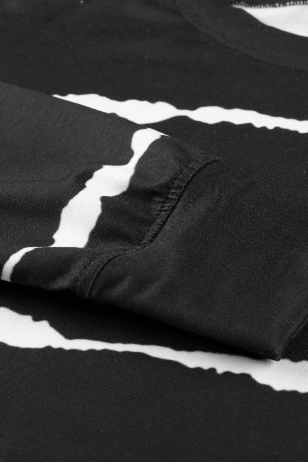 Slit Contrast Striped Round Neck Long Sleeve T-Shirt - Classique Collection