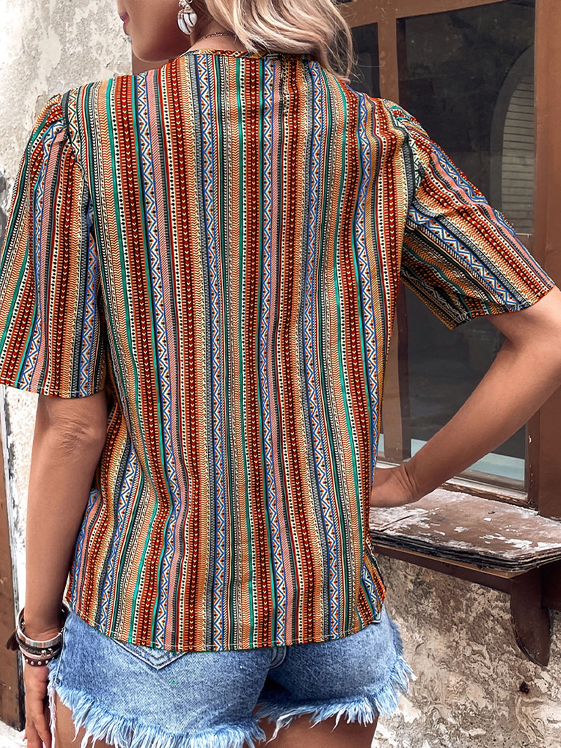 Shiny Printed V-Neck Button-Up Short Sleeve Top - Classique Collection
