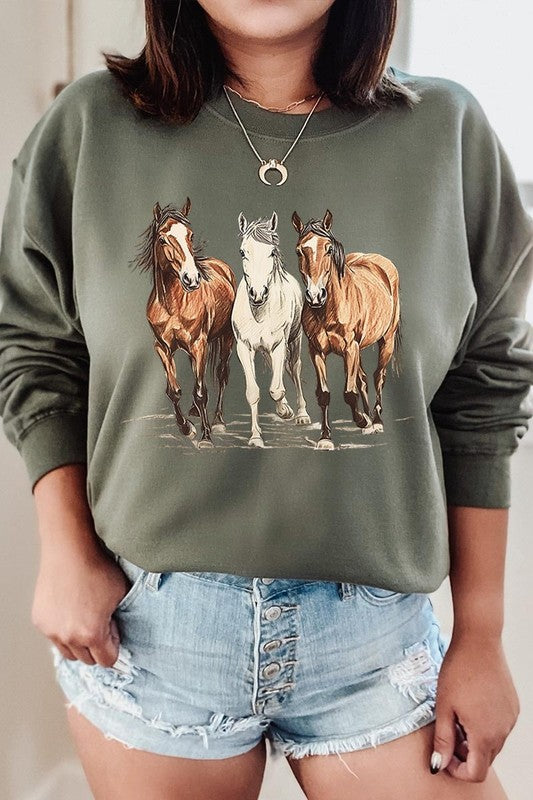 Three Horses Western Graphic Plus Sweatshirt - ClassiQ
