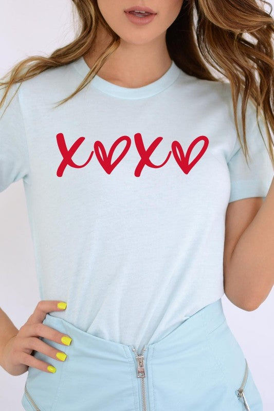 XOXO Graphic Plus Tee - Classique Collection