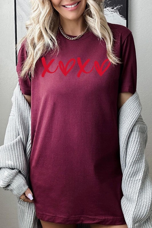 XOXO Graphic Plus Tee - Classique Collection