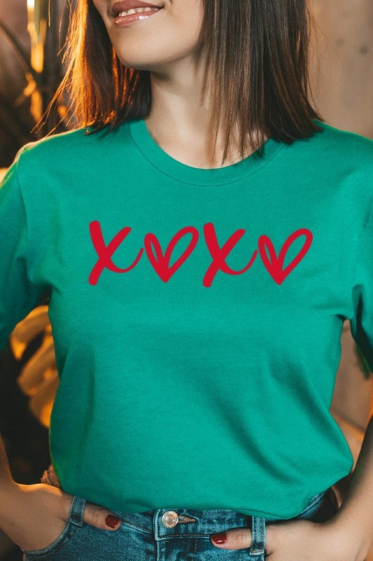 XOXO Graphic Plus Tee - Classique Collection