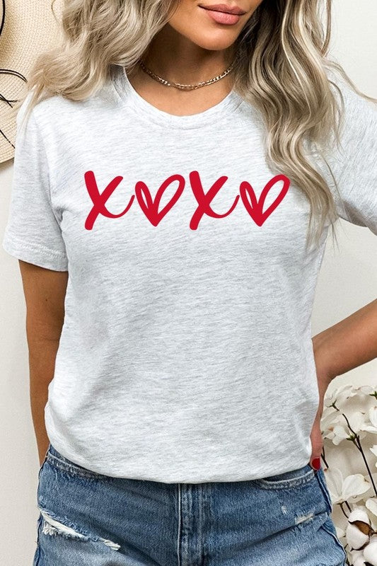 XOXO Graphic Plus Tee - Classique Collection