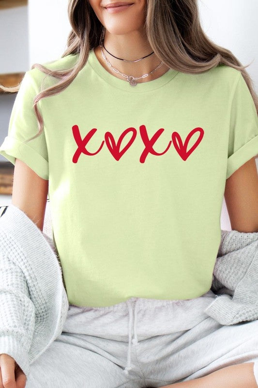 XOXO Graphic Plus Tee - Classique Collection