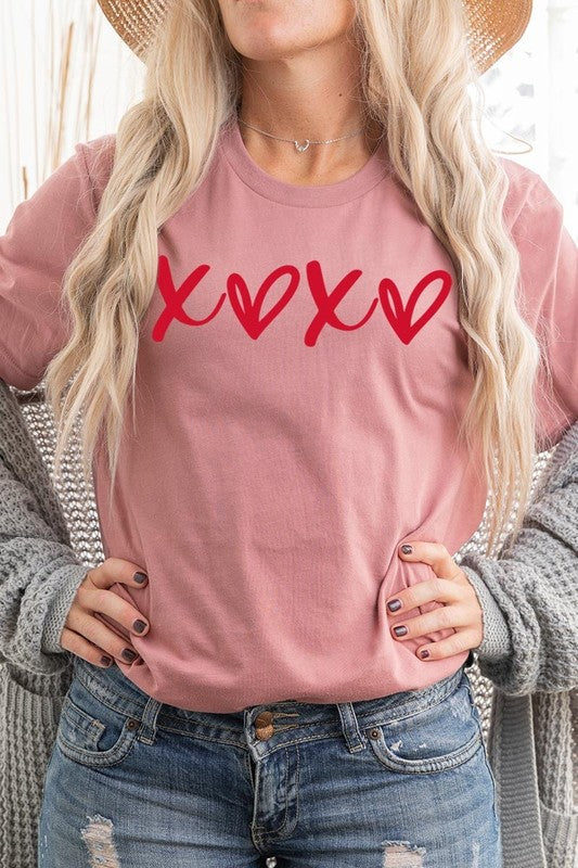 XOXO Graphic Plus Tee - Classique Collection