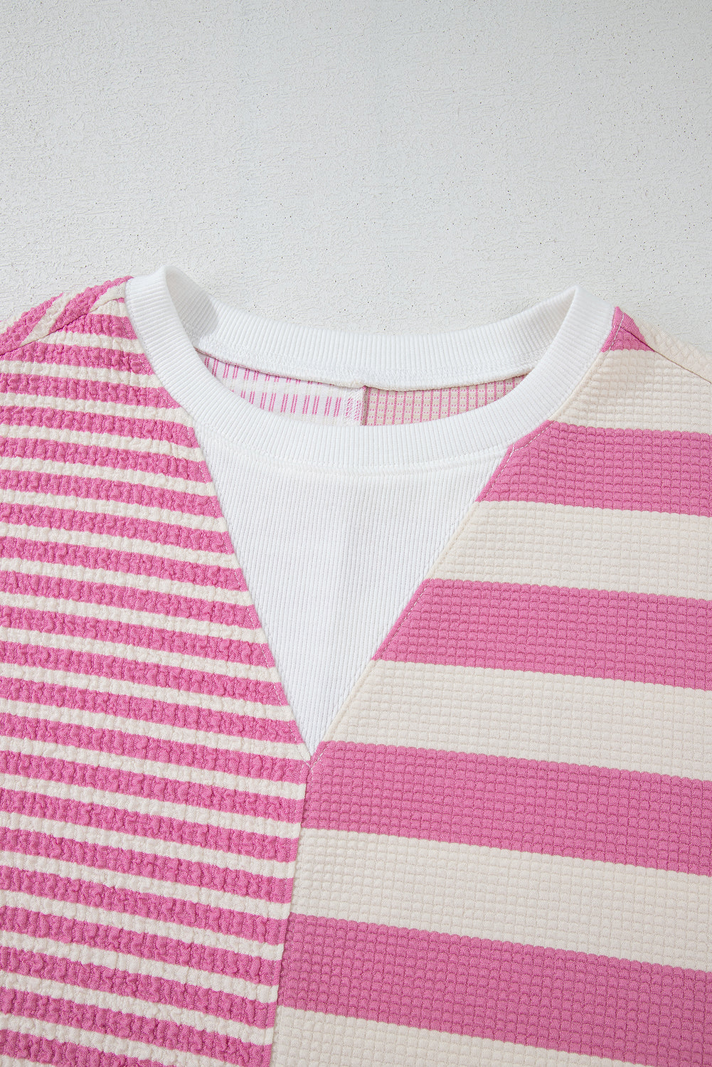 High-Low Striped Round Neck Short Sleeve T-Shirt - Classique Collection