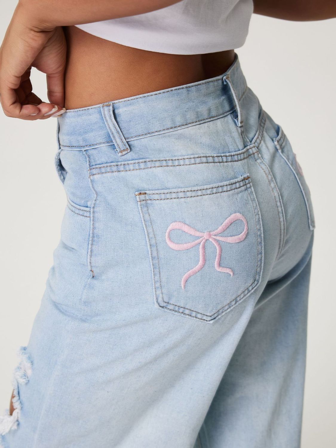 Distressed Wide Leg Jeans with Pockets - Classique Collection