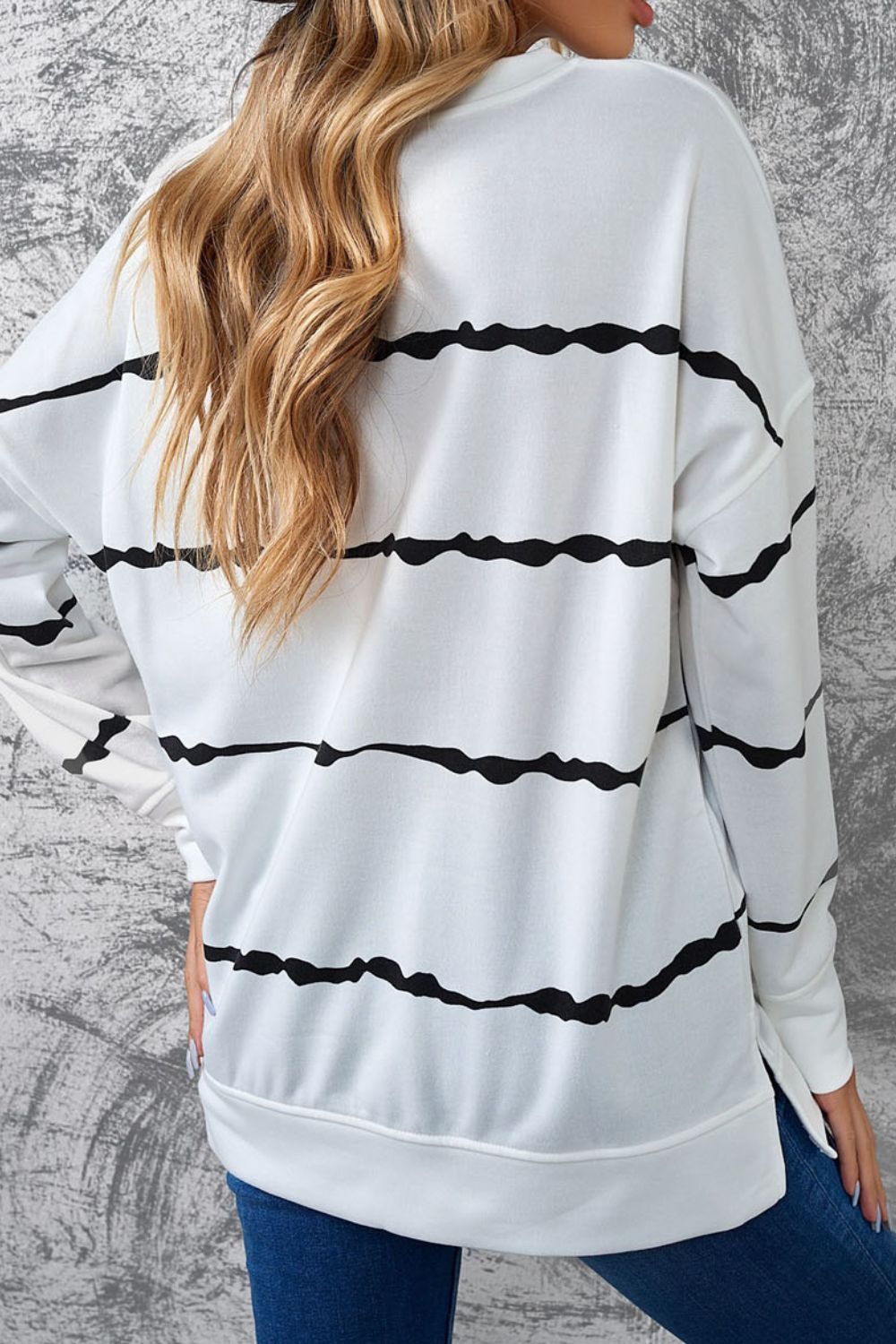 Slit Contrast Striped Round Neck Long Sleeve T-Shirt - Classique Collection
