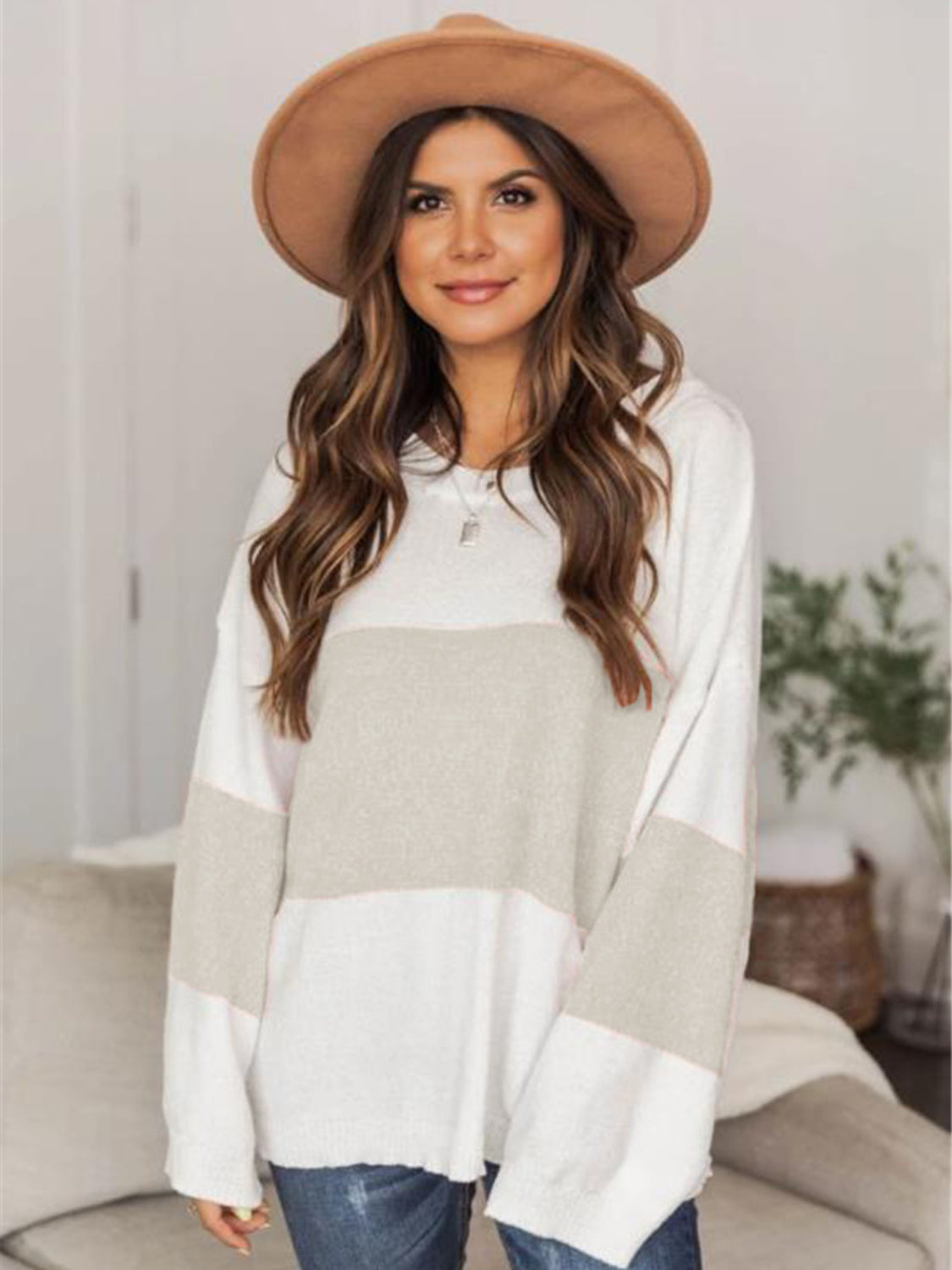Color Block Round Neck Long Sleeve Sweater - Classique Collection