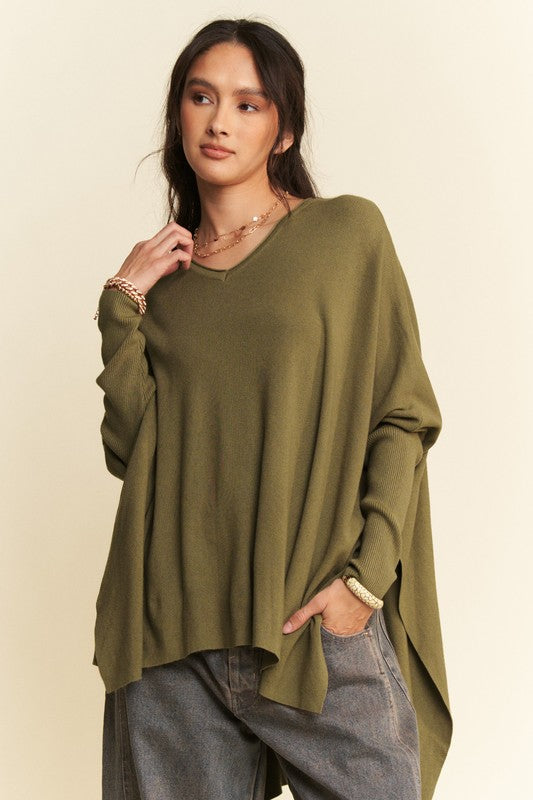 Davi & Dani High-Low Side Slit Batwing Sleeve Top - Classique Collection