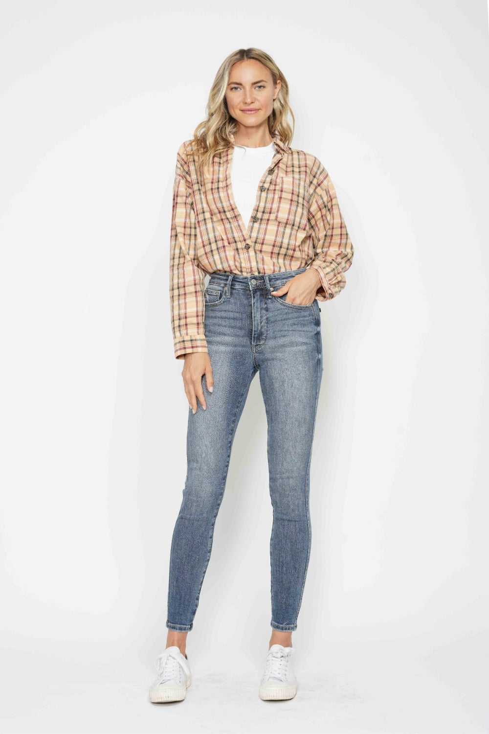 Judy Blue Full Size Tummy Control Contrast Wash Skinny Jeans - Classique Collection