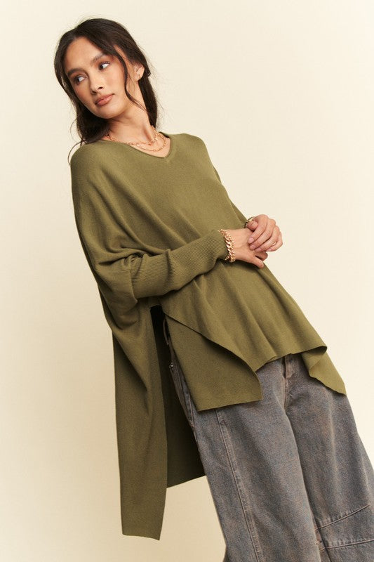Davi & Dani High-Low Side Slit Batwing Sleeve Top - Classique Collection