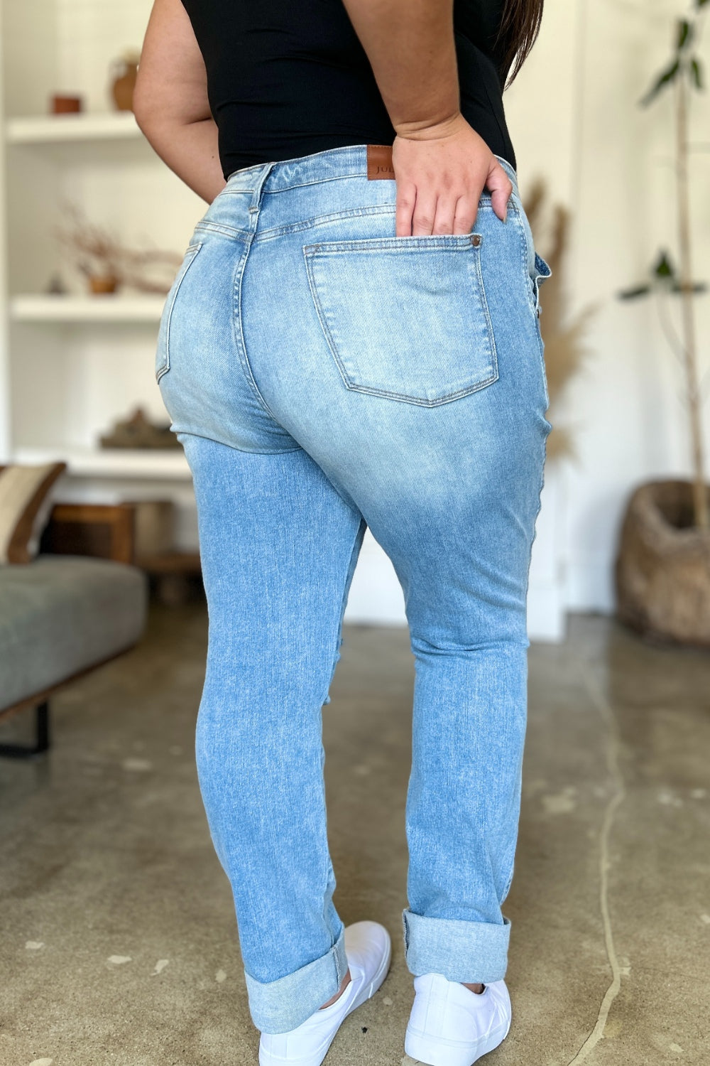 Judy Blue Full Size Distressed Straight Jeans with Patch Pockets - Classique Collection