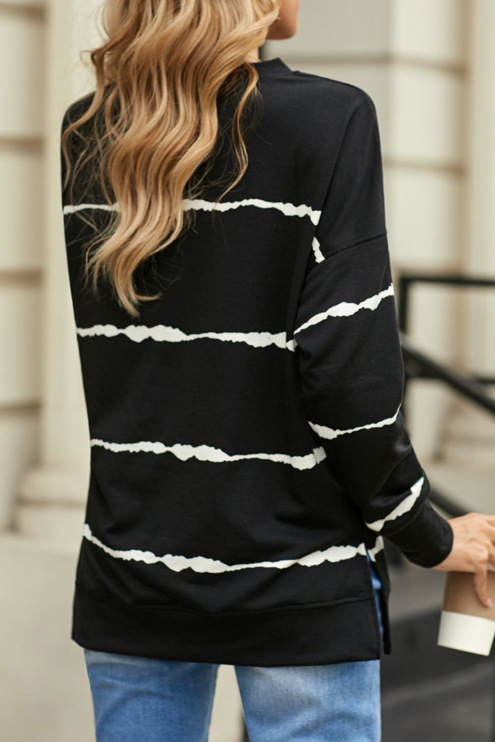 Slit Contrast Striped Round Neck Long Sleeve T-Shirt - Classique Collection
