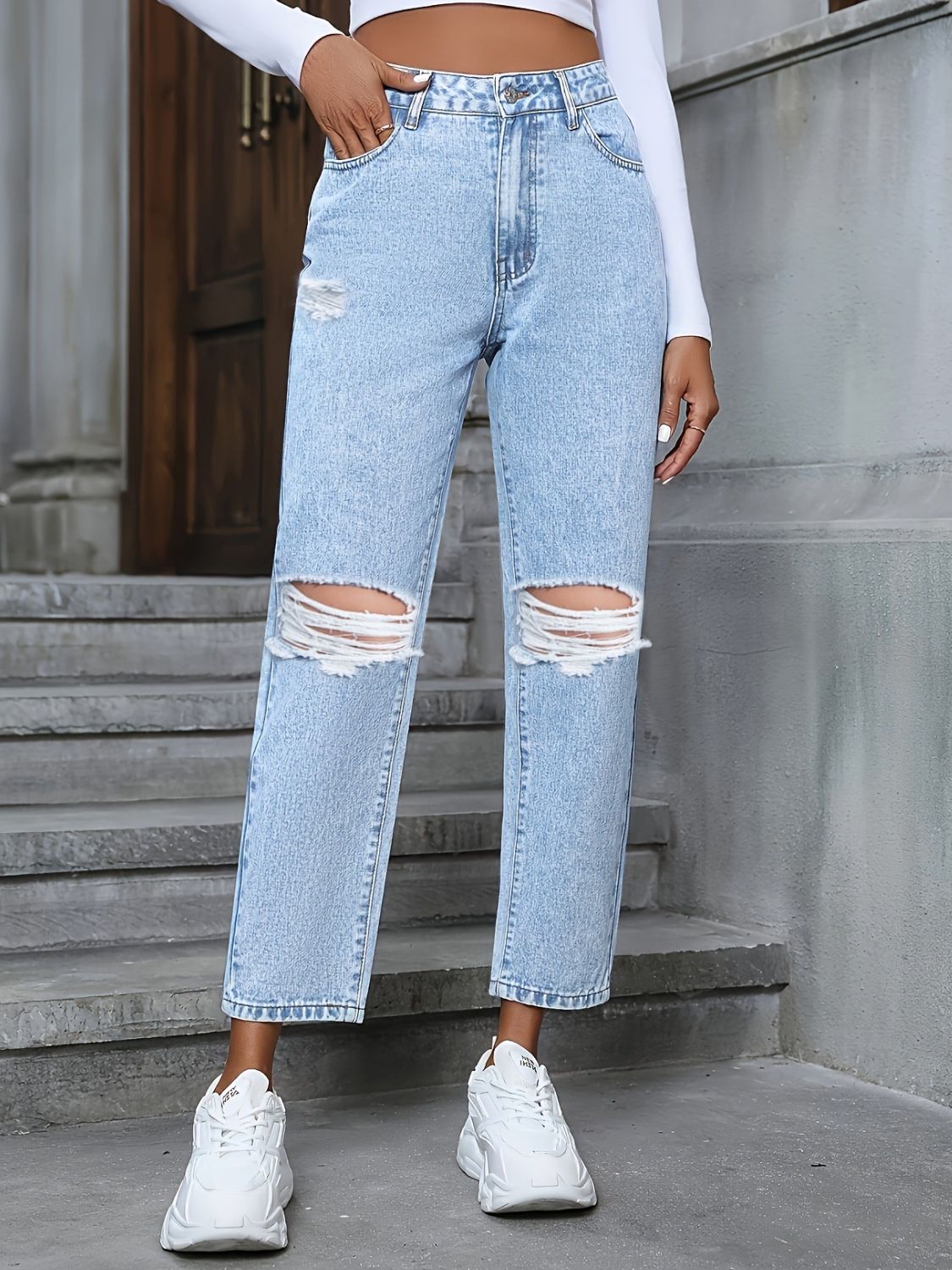 Distressed High Rise Jeans with Pockets - Classique Collection