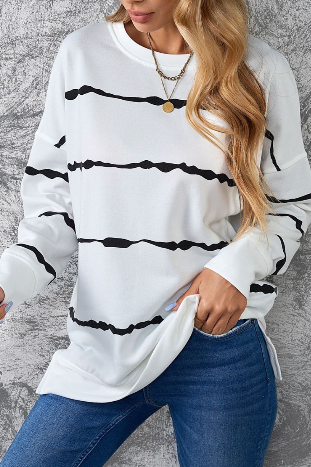 Slit Contrast Striped Round Neck Long Sleeve T-Shirt - Classique Collection