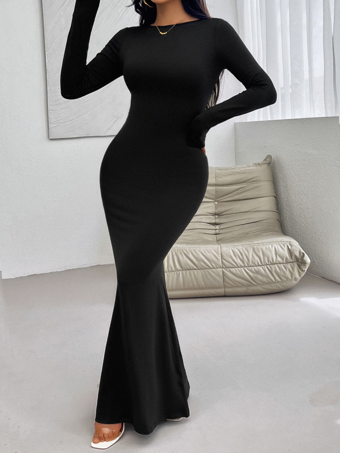 Devine Backless Round Neck Long Sleeve Maxi Dress - Classique Collection