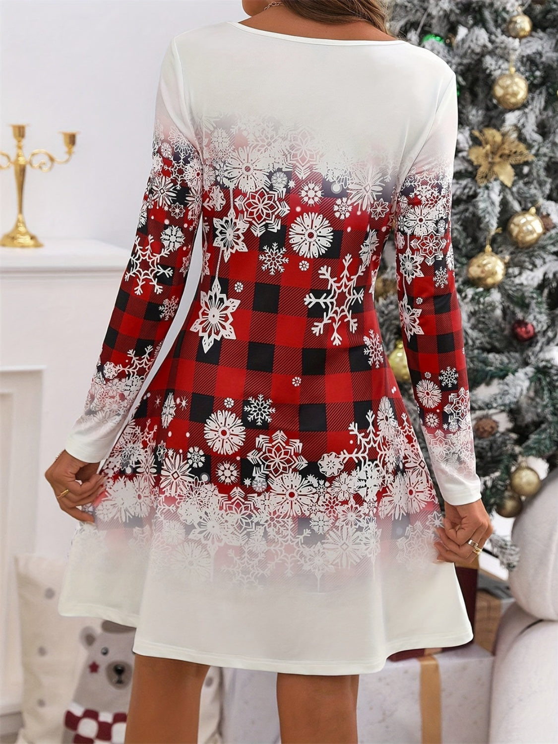 Snowflakes Plaid Round Neck Long Sleeve Dress - Classique Collection