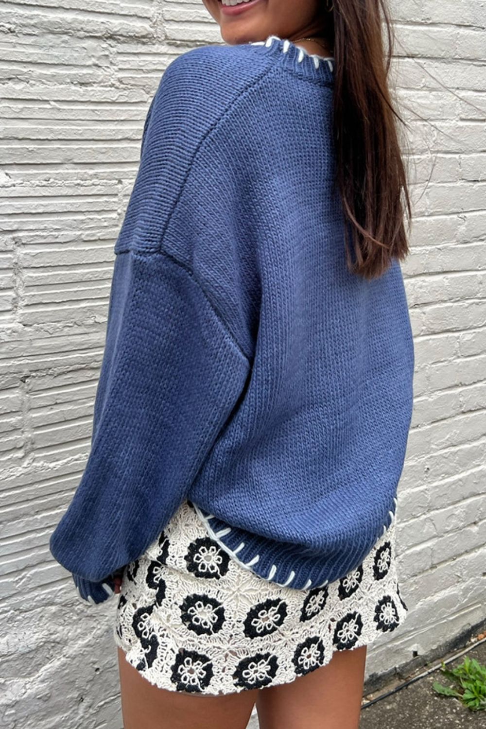 Bow Graphic Round Neck Long Sleeve Sweater - ClassiQ