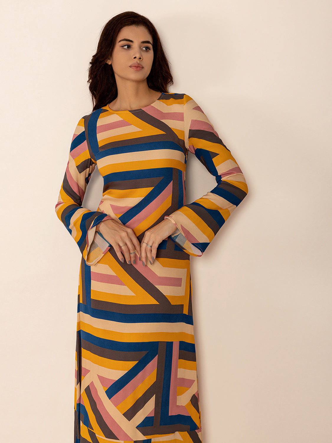 Contrast Round Neck Flare Sleeve Midi Dress - Classique Collection