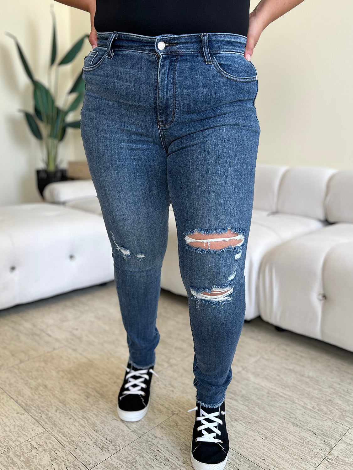 Judy Blue Full Size  High Waist Distressed Skinny Jeans - Classique Collection