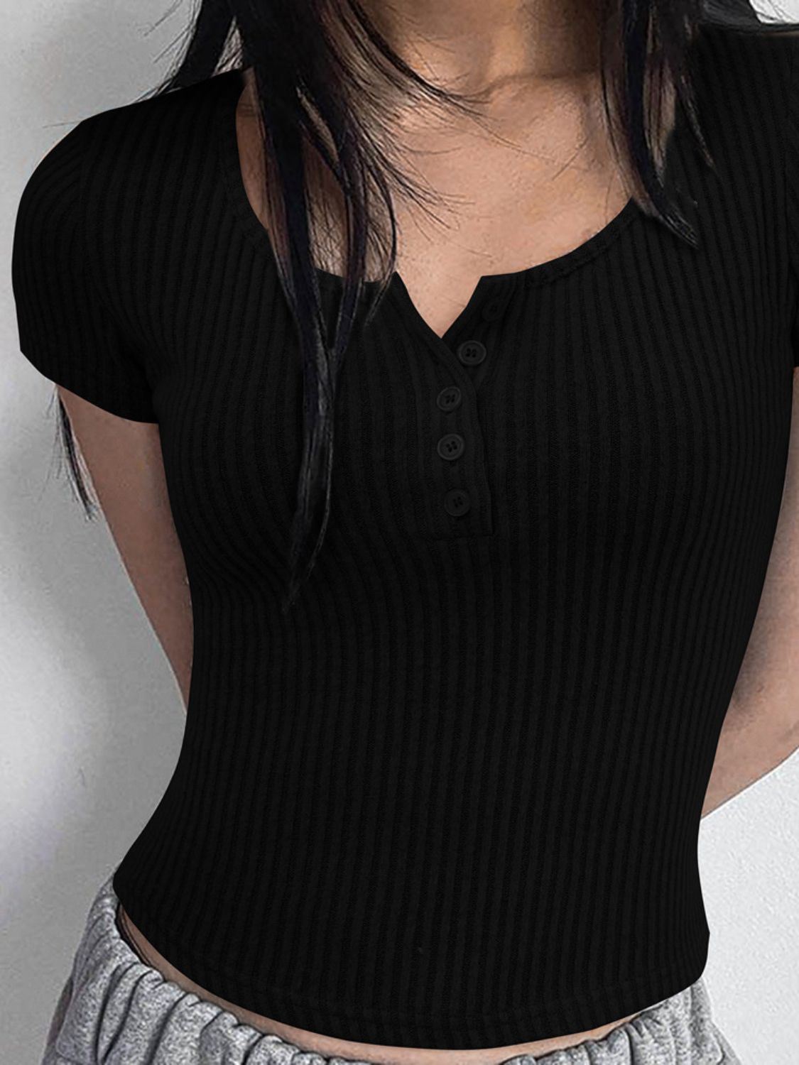 Devine Button Detail Round Neck Short Sleeve T-Shirt - Classique Collection