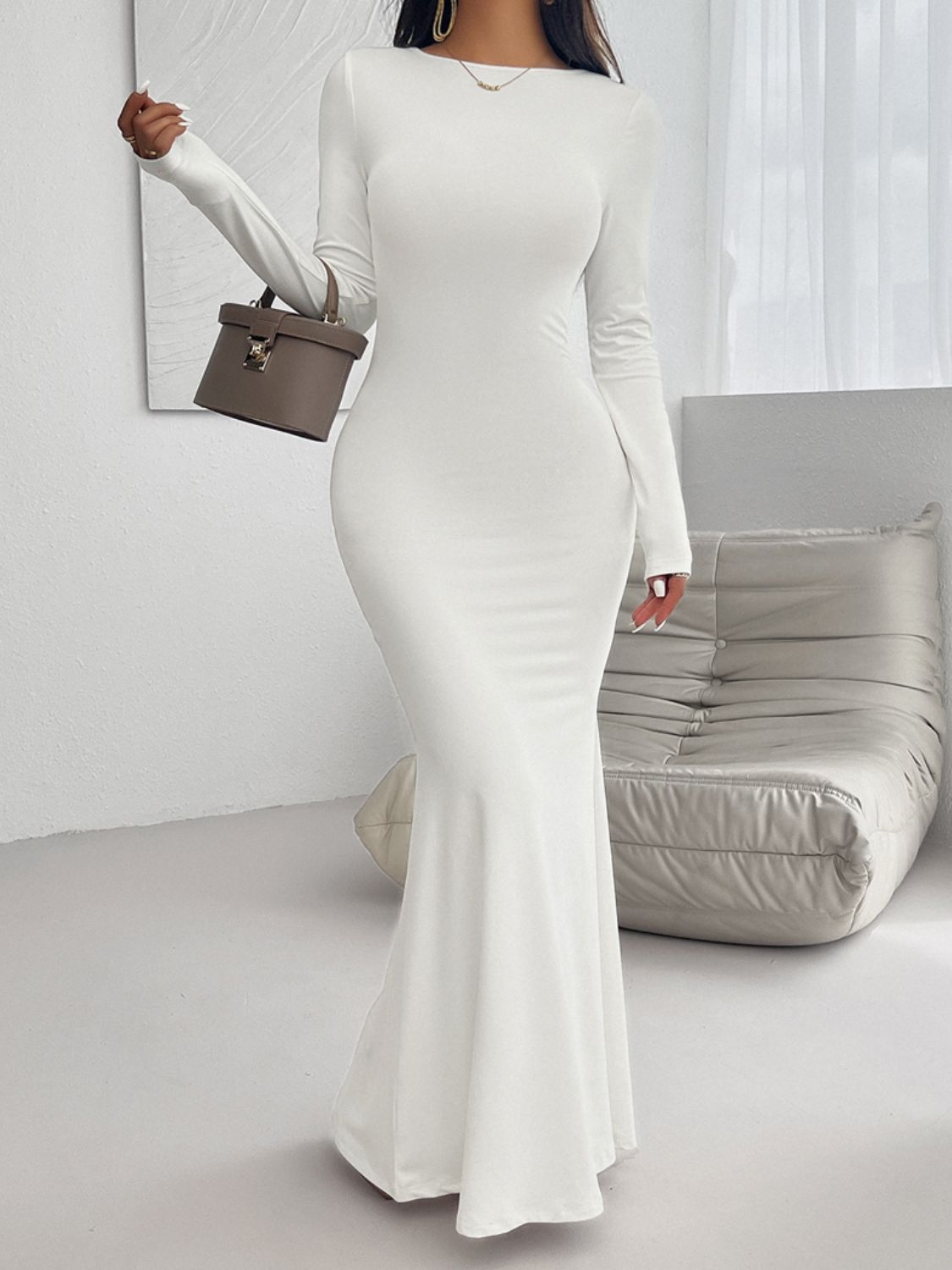 Devine Backless Round Neck Long Sleeve Maxi Dress - Classique Collection