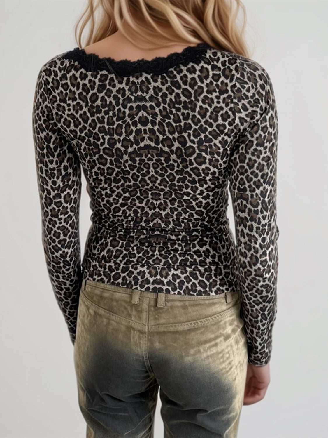 Devine Lace Detail Leopard V-Neck Long Sleeve T-Shirt - Classique Collection