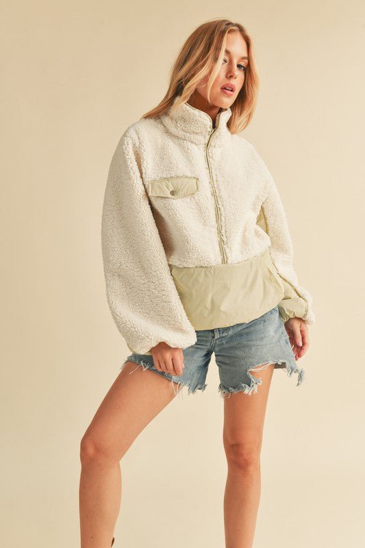 Aemi + Co Half Zip Turtleneck Fleece Sweatshirt