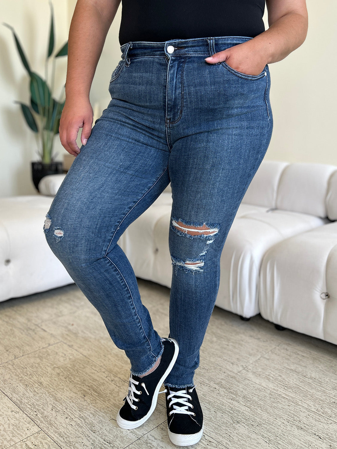 Judy Blue Full Size  High Waist Distressed Skinny Jeans - Classique Collection