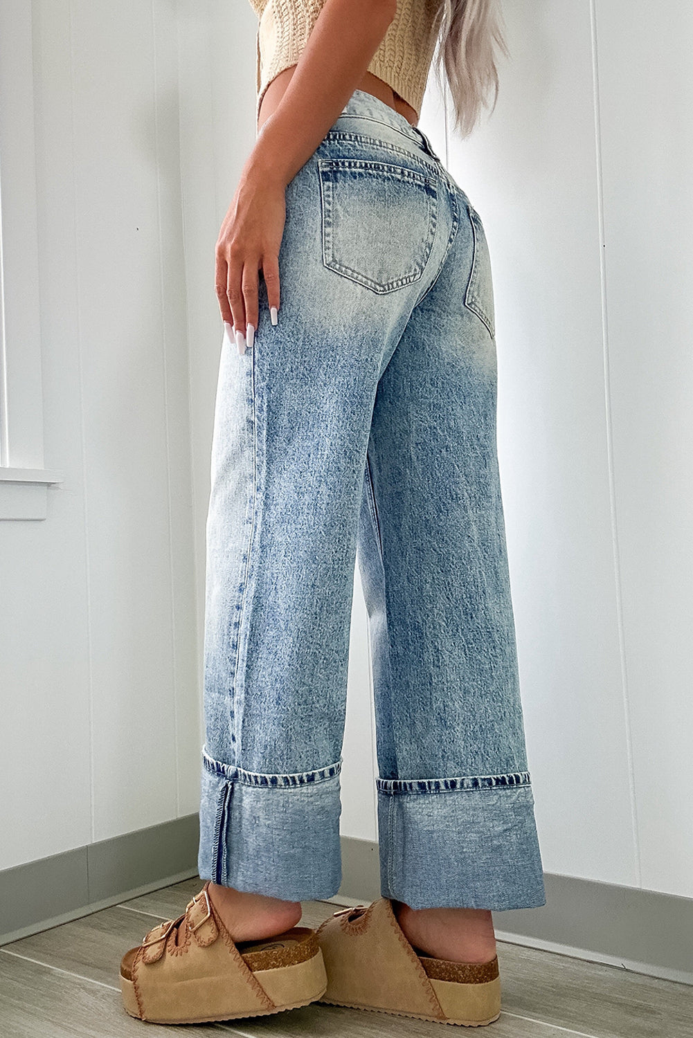 Washed Wide Leg Jeans with Pockets - Classique Collection