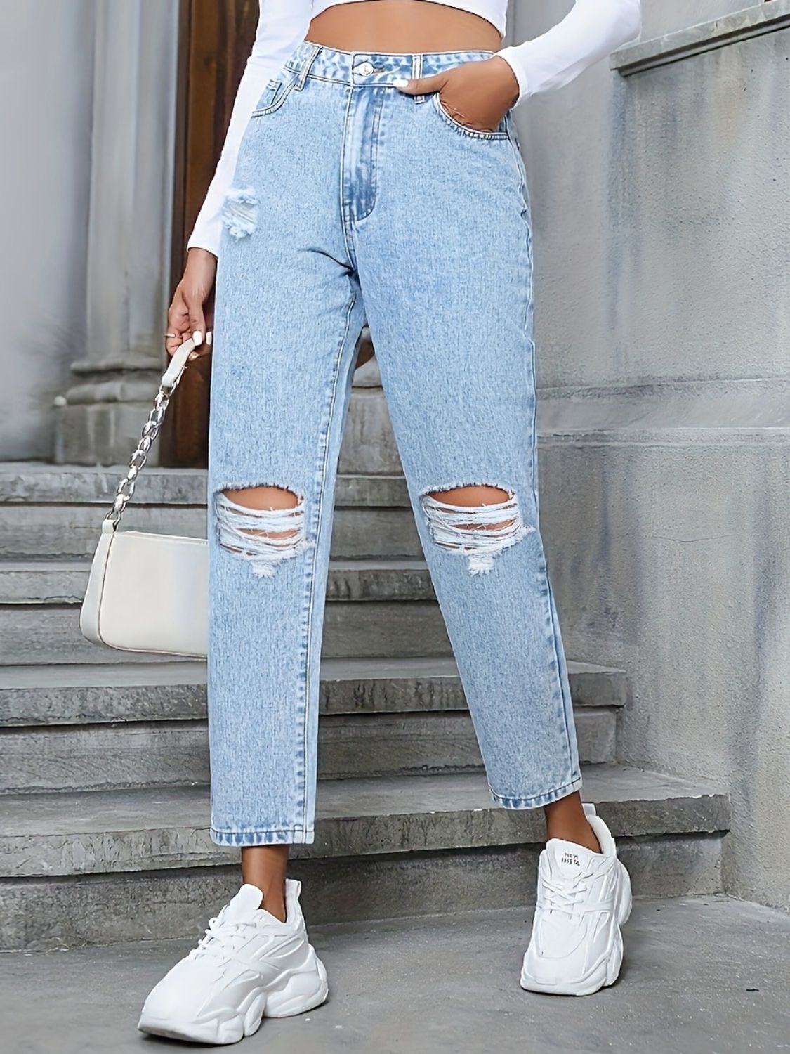 Distressed High Rise Jeans with Pockets - Classique Collection