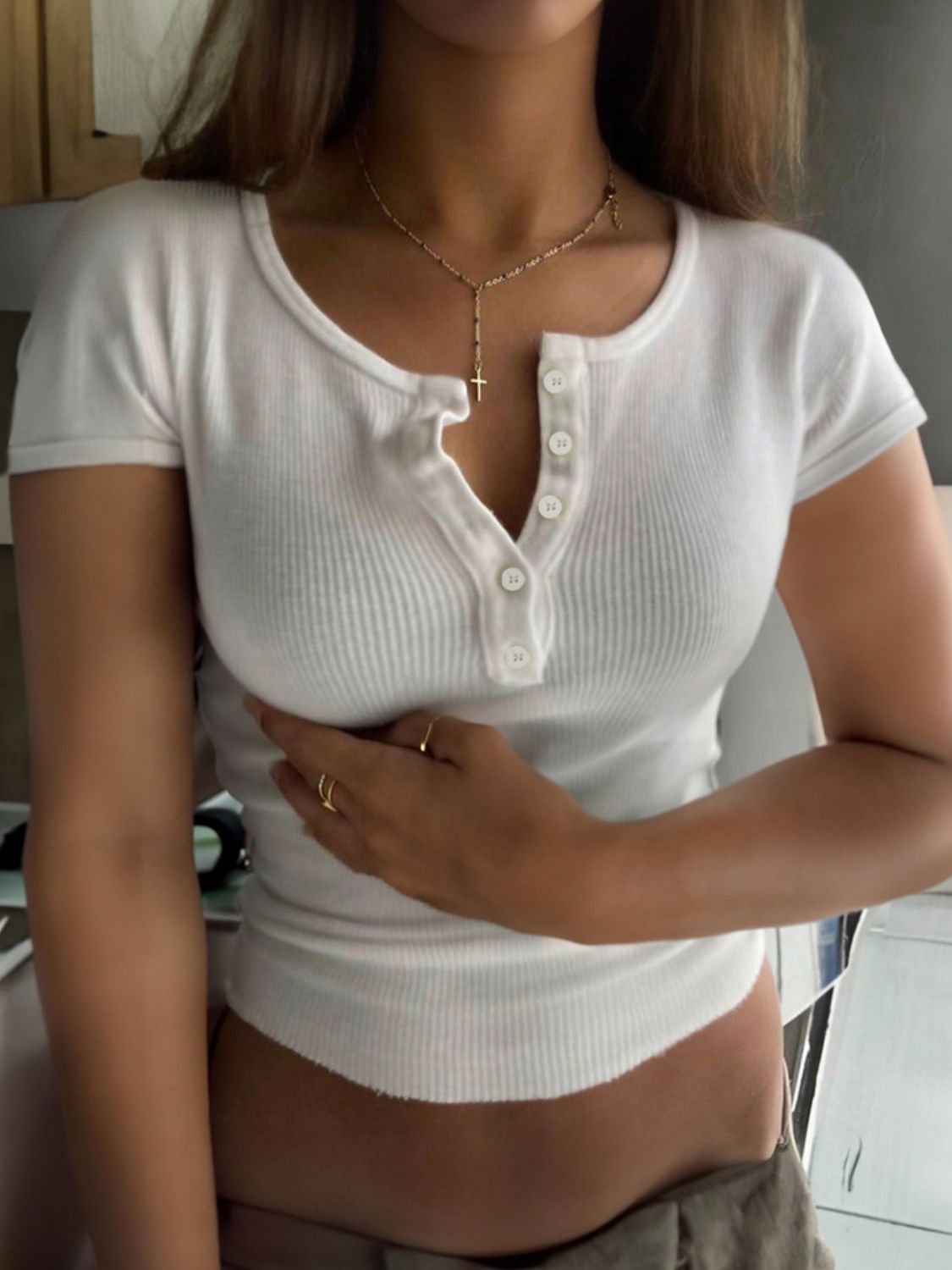 Devine Button Detail Round Neck Short Sleeve T-Shirt - Classique Collection