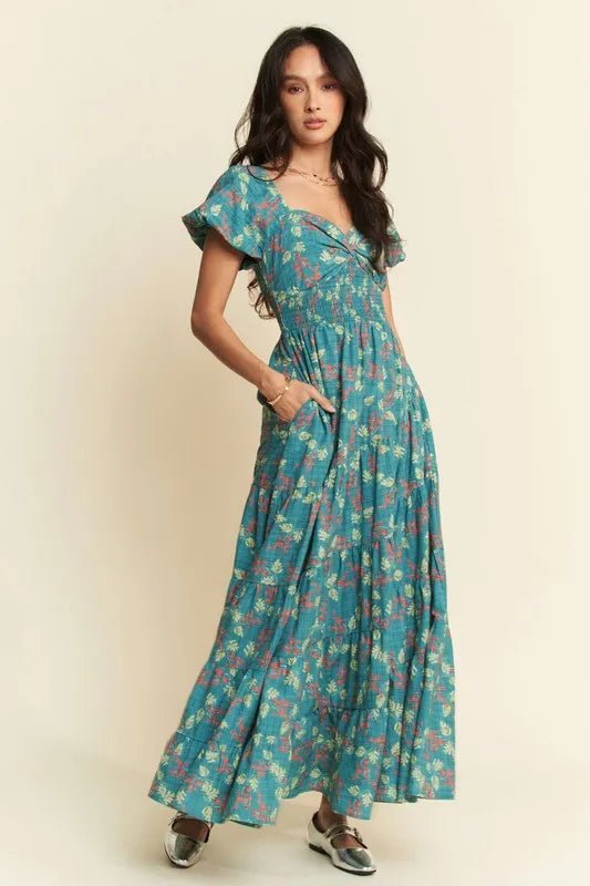 Davi & Dani Lightweight Sweetheart Neck Textured Tiered Maxi Dress