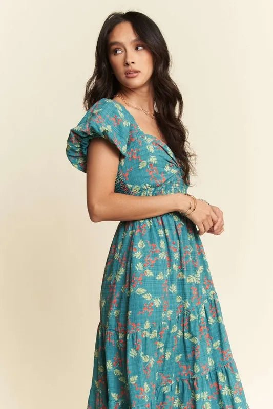 Davi & Dani Lightweight Sweetheart Neck Textured Tiered Maxi Dress