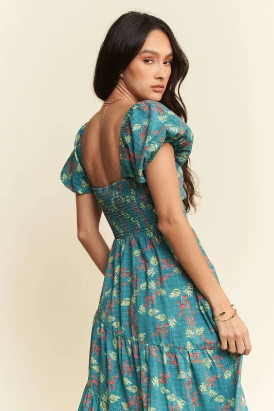 Davi & Dani Lightweight Sweetheart Neck Textured Tiered Maxi Dress