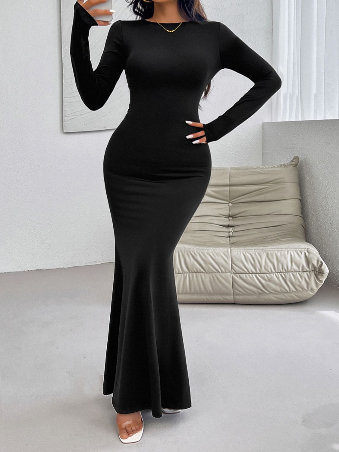Devine Backless Round Neck Long Sleeve Maxi Dress - Classique Collection