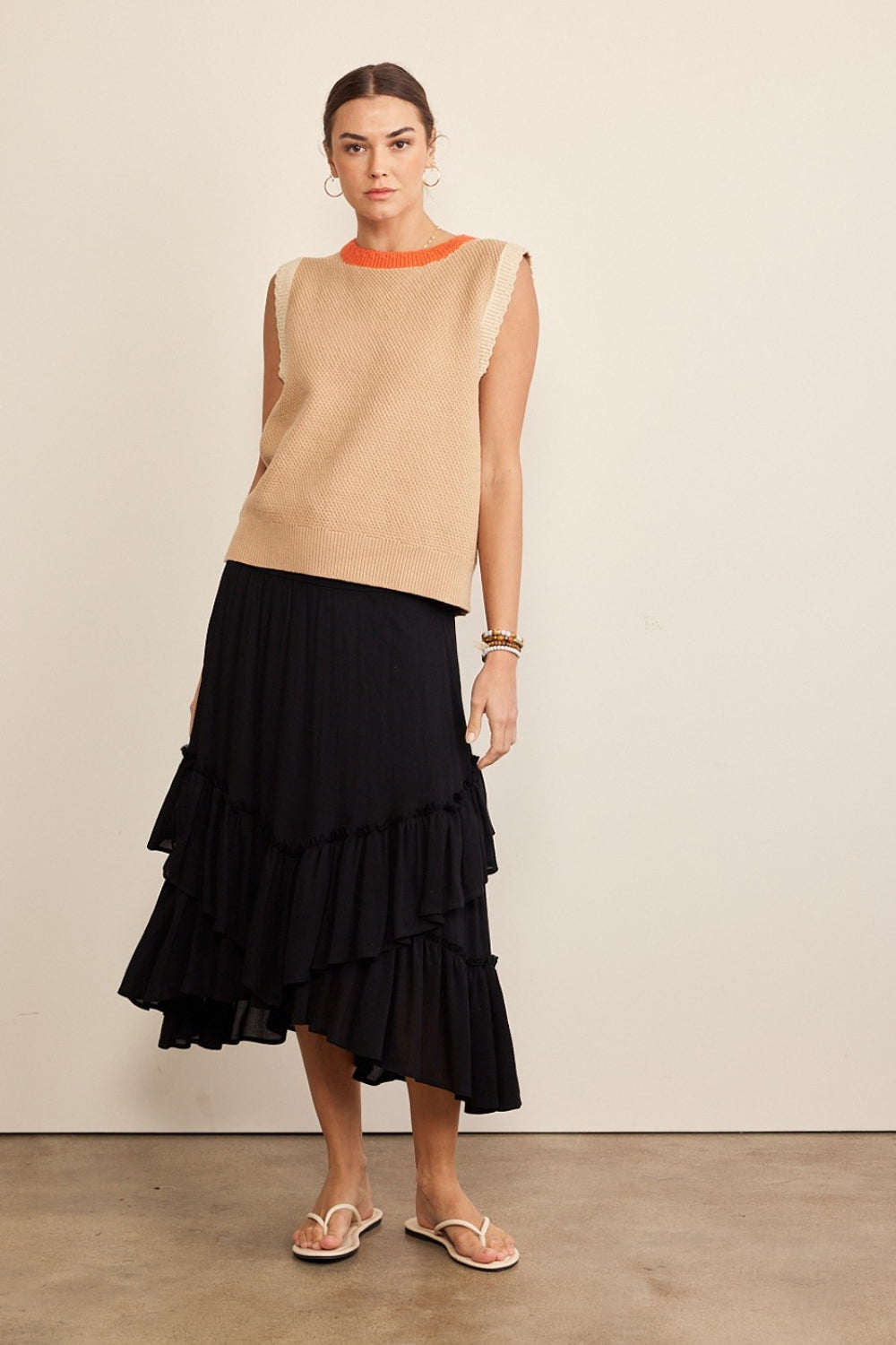 In February Contrast Round Neck Sweater Vest - Classique Collection