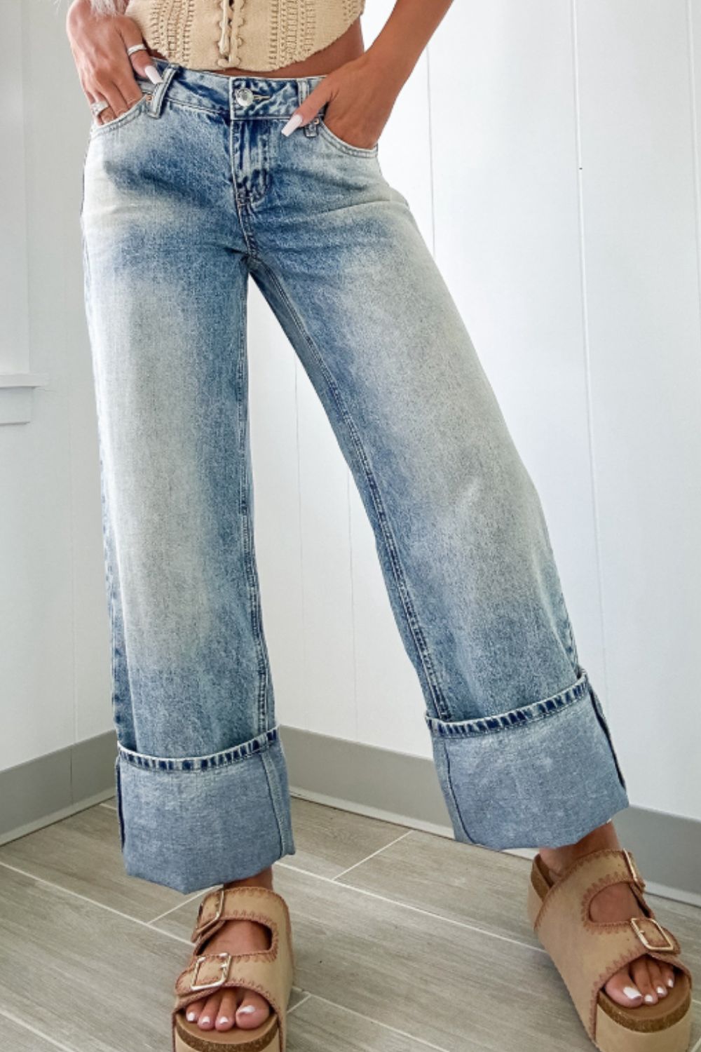 Washed Wide Leg Jeans with Pockets - Classique Collection