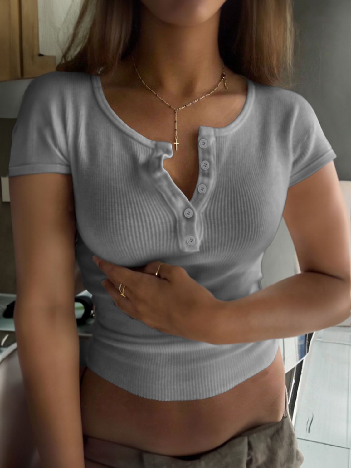 Devine Button Detail Round Neck Short Sleeve T-Shirt - Classique Collection