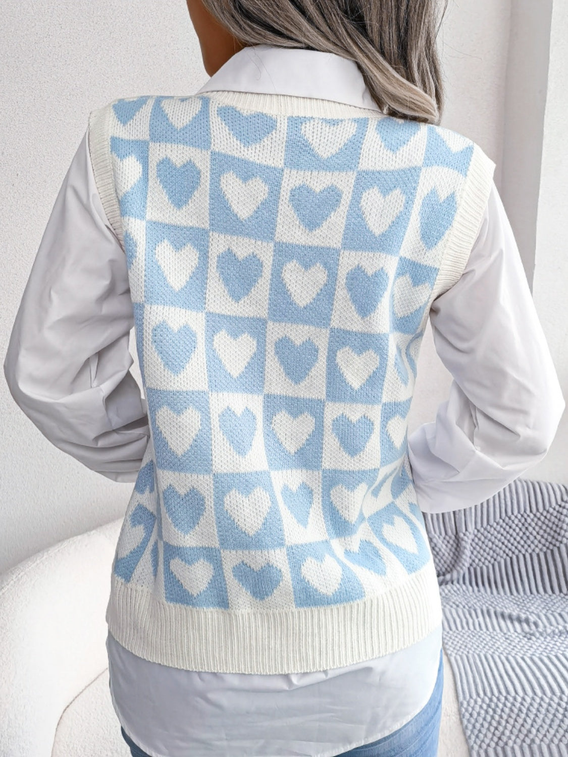Heart V-Neck Sweater Vest - ClassiQ