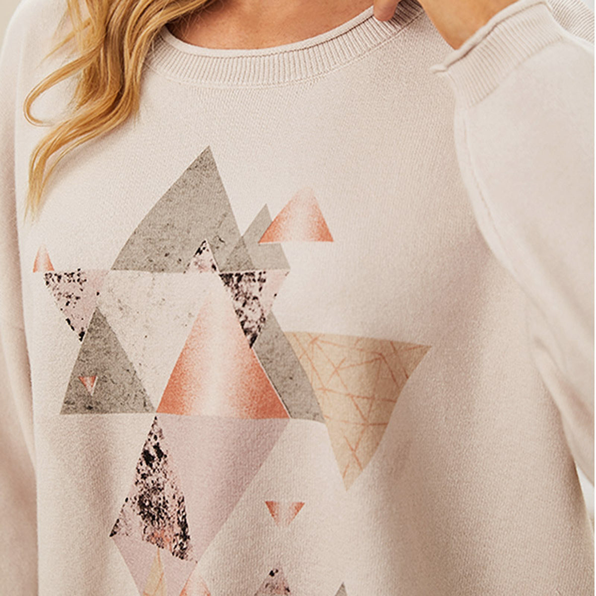 Geometric Graphic Dropped Shoulder Top - Classique Collection