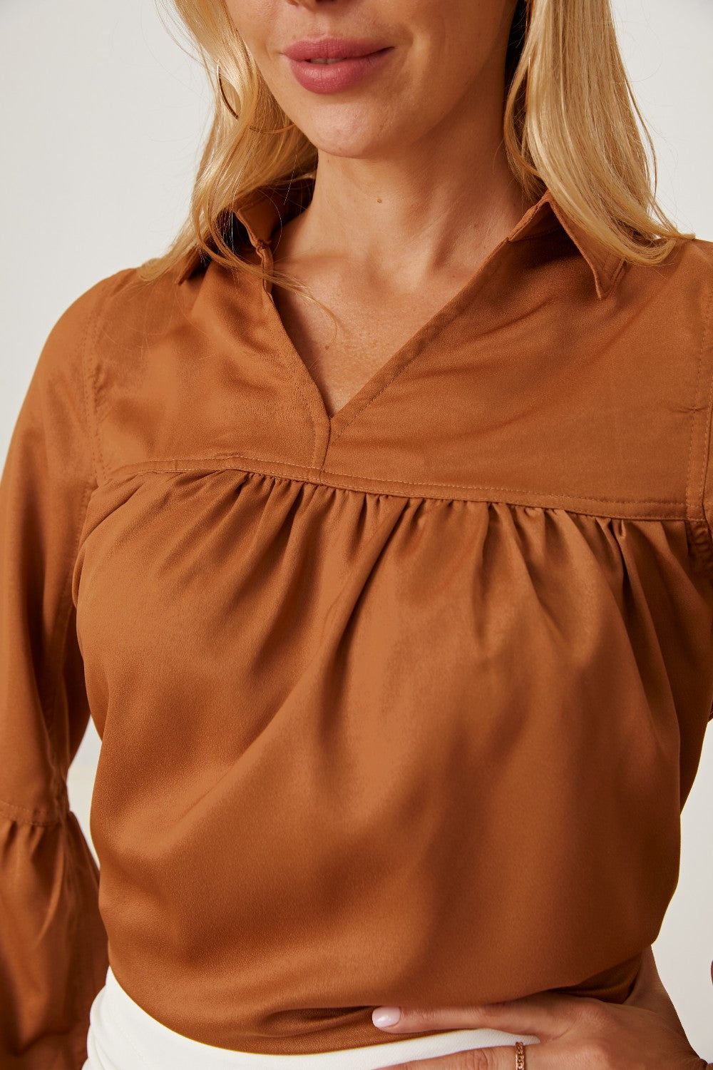 Balloon Sleeve Collared Neck Blouse - Classique Collection