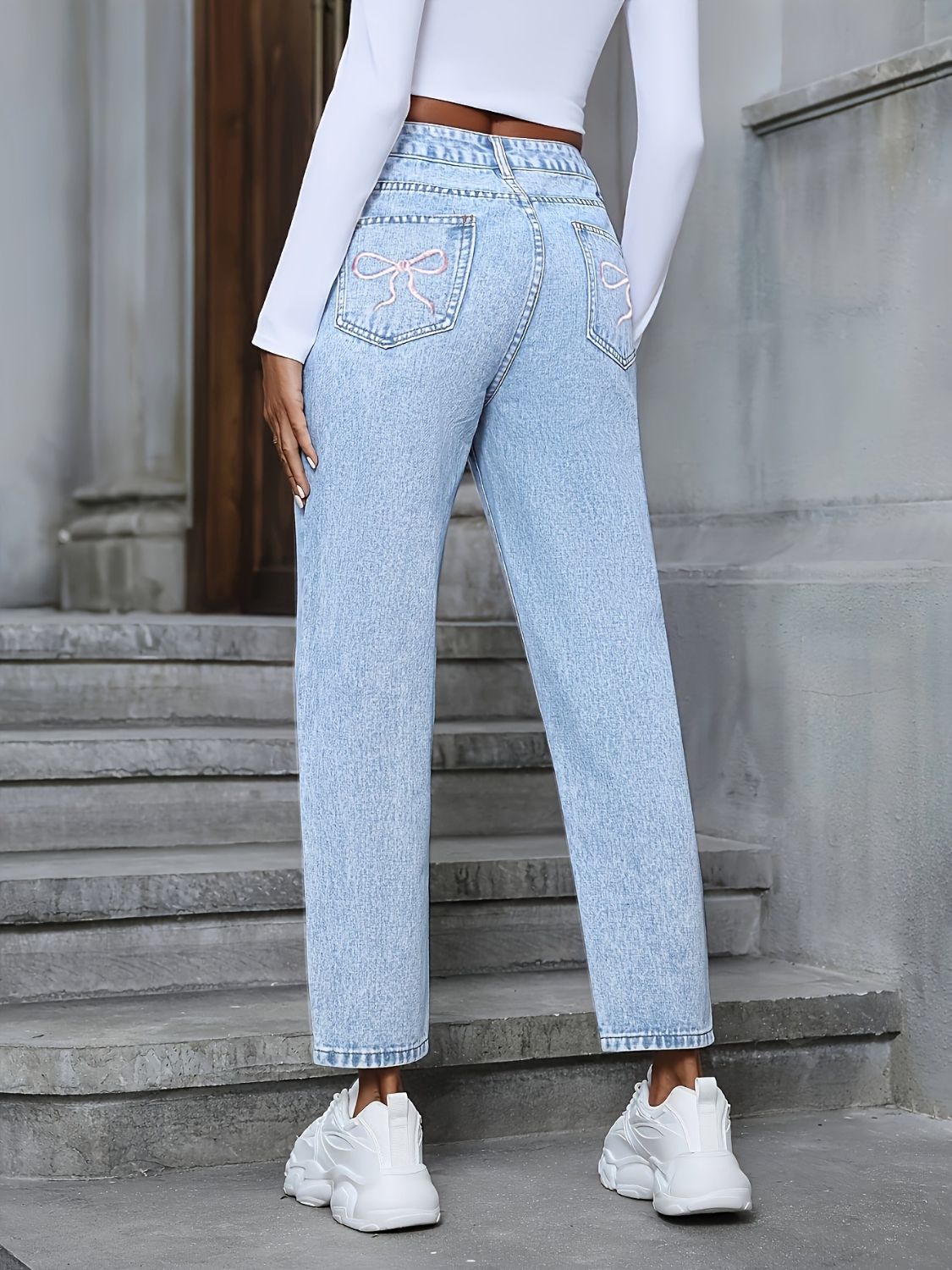 Distressed High Rise Jeans with Pockets - Classique Collection