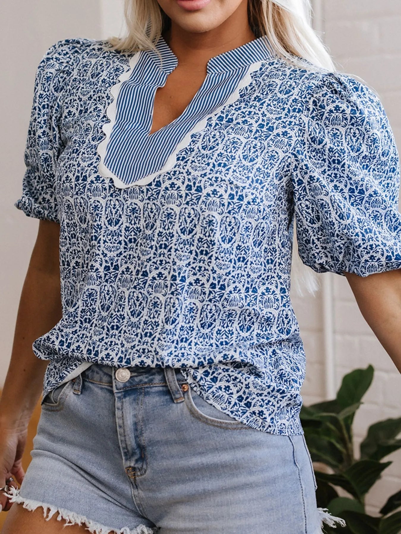Printed Contrast Ric - Rac Puff Sleeve Top