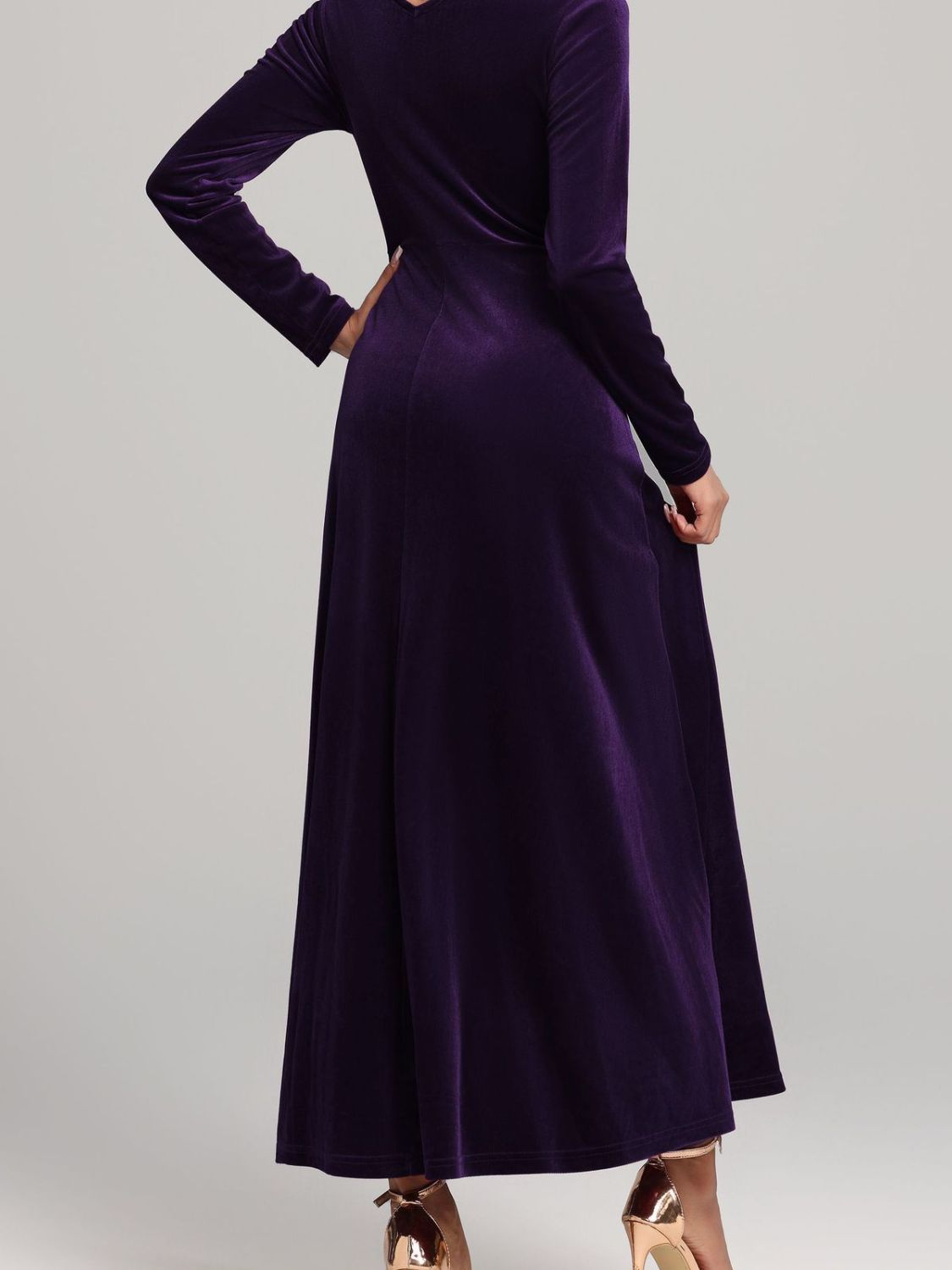 Square Neck Long Sleeve Velvet Dress - Classique Collection