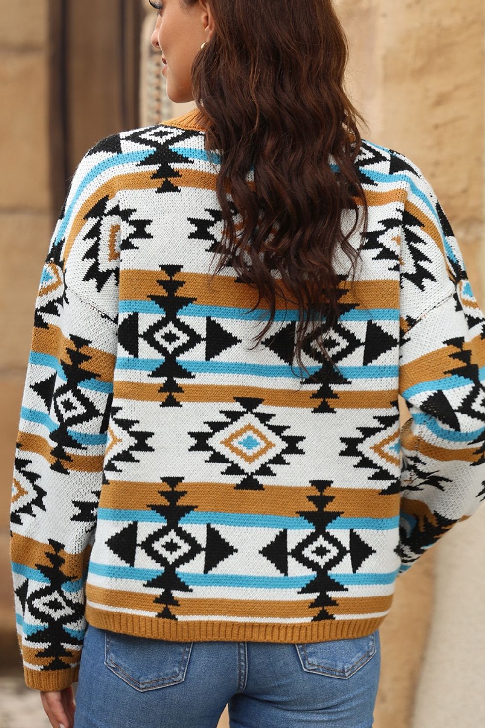 Geometric Round Neck Long Sleeve Sweater - Classique Collection