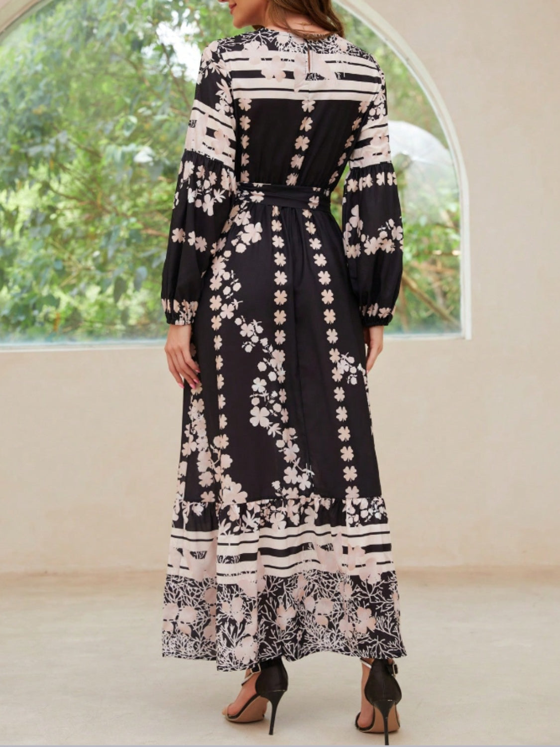 Printed Round Neck Long Sleeve Maxi Dress with Pockets - Classique Collection